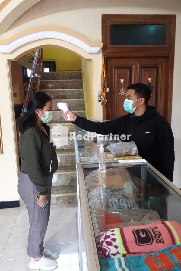 Bromo Indah Lestari Homestay Mitra Reddoorz Pasuruan Εξωτερικό φωτογραφία
