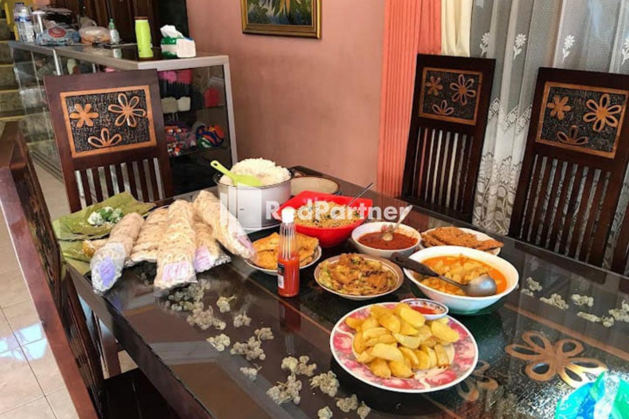 Bromo Indah Lestari Homestay Mitra Reddoorz Pasuruan Εξωτερικό φωτογραφία