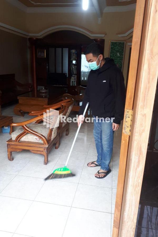 Bromo Indah Lestari Homestay Mitra Reddoorz Pasuruan Εξωτερικό φωτογραφία